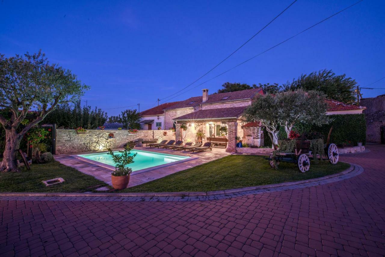 villa sisman Donji Zemunik Esterno foto