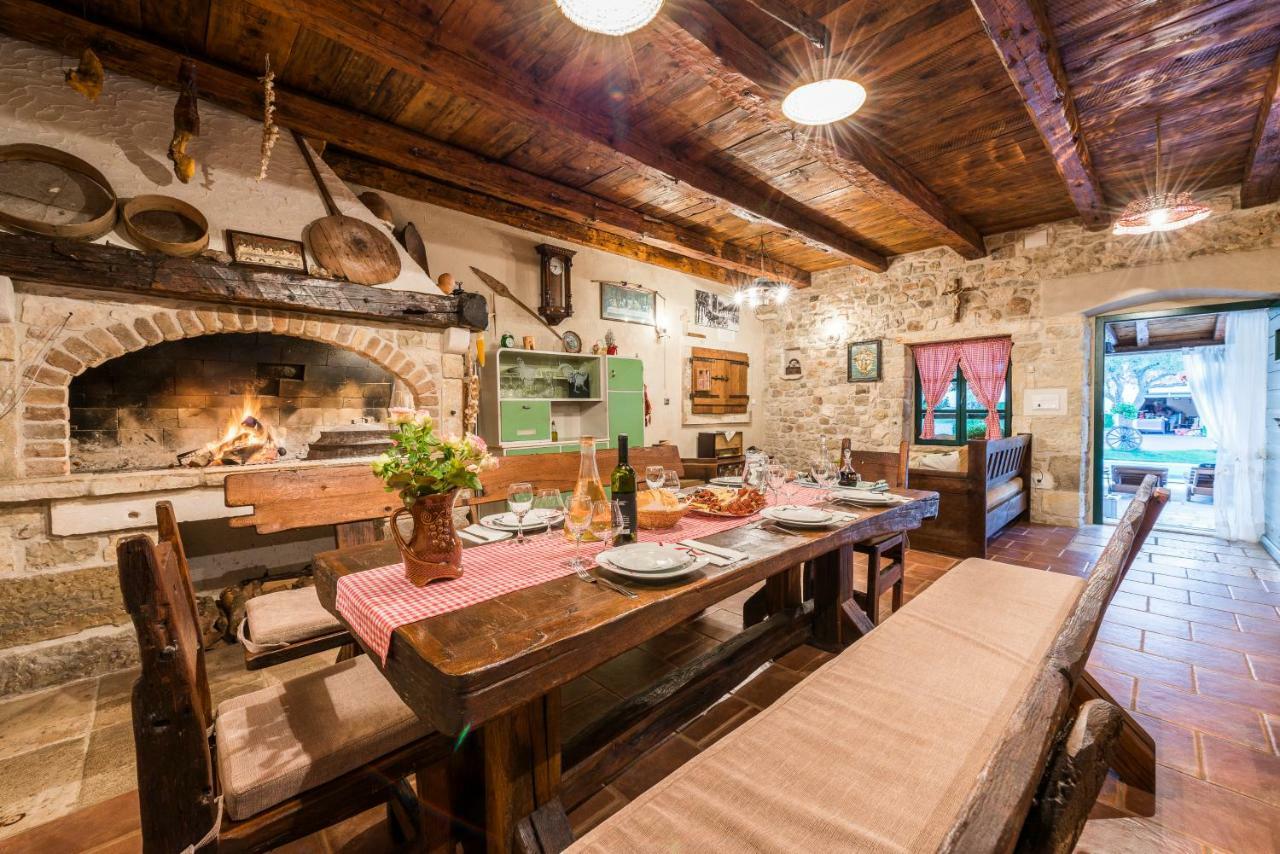 villa sisman Donji Zemunik Esterno foto